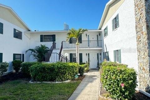 Condo in Bradenton, Florida, 2 bedrooms  № 1532989 - photo 1