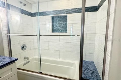 Condo in Bradenton, Florida, 2 bedrooms  № 1532989 - photo 24
