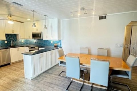 Condominio en alquiler en Bradenton, Florida, 2 dormitorios, 112.32 m2 № 1532989 - foto 11