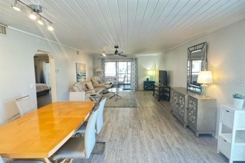 Condo in Bradenton, Florida, 2 bedrooms  № 1532989 - photo 8