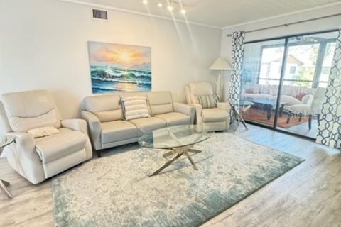 Condo in Bradenton, Florida, 2 bedrooms  № 1532989 - photo 12
