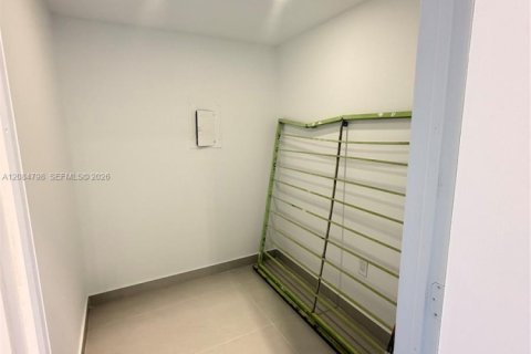 Купить коммерческую недвижимость в Майами, Флорида № 2352854 - фото 6
