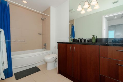 Condominio en venta en Miami, Florida, 2 dormitorios, 93.46 m2 № 1785762 - foto 21