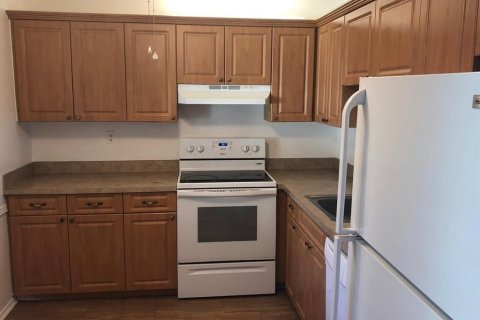 Condo in North Lauderdale, Florida, 2 bedrooms  № 2187987 - photo 9