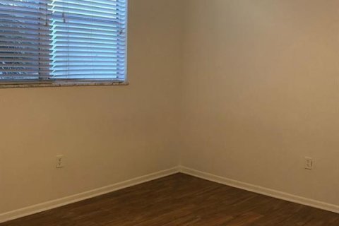 Condo in North Lauderdale, Florida, 2 bedrooms  № 2187987 - photo 7