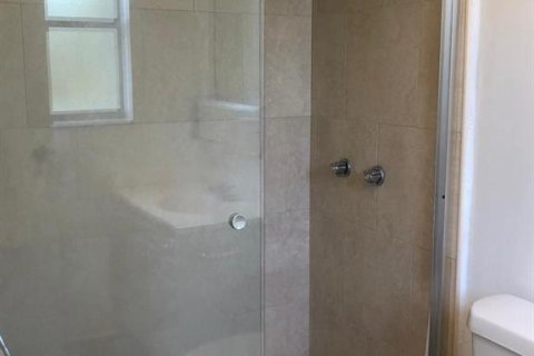 Condo in North Lauderdale, Florida, 2 bedrooms  № 2187987 - photo 8