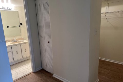 Copropriété à vendre à Hallandale Beach, Floride: 2 chambres, 130.06 m2 № 1995284 - photo 16