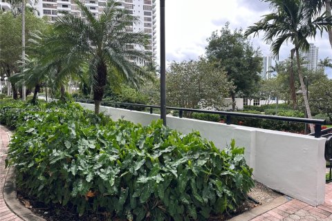 Copropriété à vendre à Hallandale Beach, Floride: 2 chambres, 130.06 m2 № 1995284 - photo 9