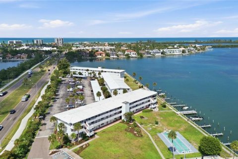 Condo in Sarasota, Florida, 2 bedrooms № 2205298 - photo 26