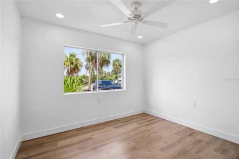 Condo in Sarasota, Florida, 2 bedrooms № 2205298 - photo 14