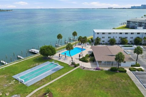 Condo in Sarasota, Florida, 2 bedrooms № 2205298 - photo 25