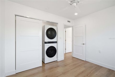 Condo in Sarasota, Florida, 2 bedrooms № 2205298 - photo 16
