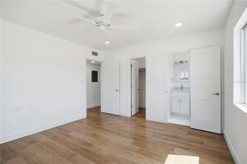Condo in Sarasota, Florida, 2 bedrooms № 2205298 - photo 19