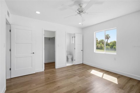 Condo in Sarasota, Florida, 2 bedrooms № 2205298 - photo 18