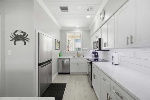 Condo in Sarasota, Florida, 2 bedrooms № 2205298 - photo 24