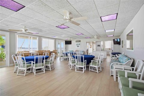 Condo in Sarasota, Florida, 2 bedrooms № 2205298 - photo 23
