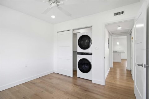 Condo in Sarasota, Florida, 2 bedrooms № 2205298 - photo 15
