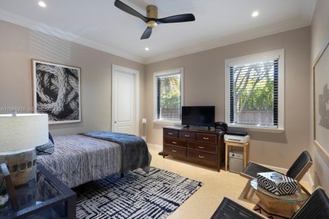 Villa ou maison à vendre à Pinecrest, Floride: 5 chambres, 423.82 m2 № 2029033 - photo 30