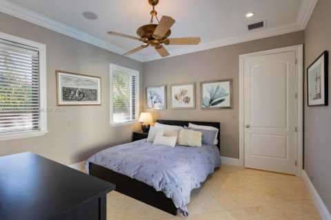 Villa ou maison à vendre à Pinecrest, Floride: 5 chambres, 423.82 m2 № 2029033 - photo 27