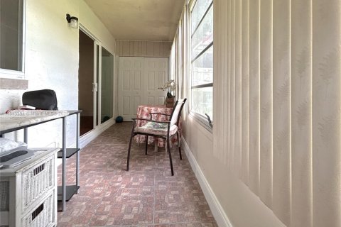 Condo in Tamarac, Florida, 2 bedrooms  № 1836492 - photo 17