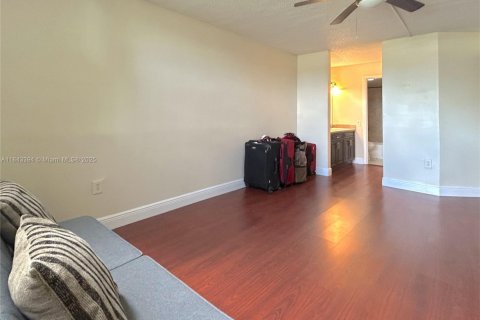 Condo in Tamarac, Florida, 2 bedrooms  № 1836492 - photo 10