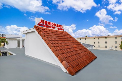 Propiedad comercial en venta en Miami Beach, Florida № 1940131 - foto 16