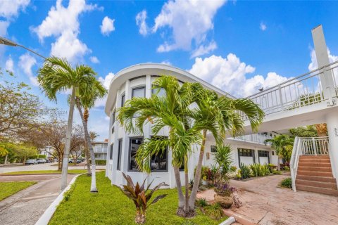 Propiedad comercial en venta en Miami Beach, Florida № 1940131 - foto 7