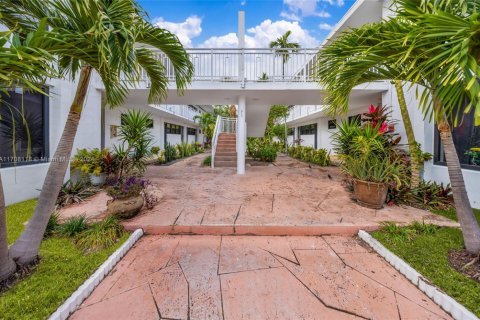 Propiedad comercial en venta en Miami Beach, Florida № 1940131 - foto 4
