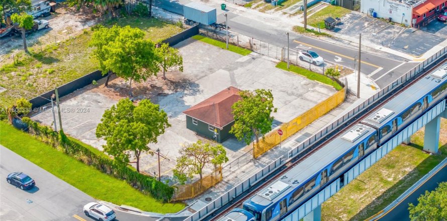 Propiedad comercial en Miami, Florida № 1216001