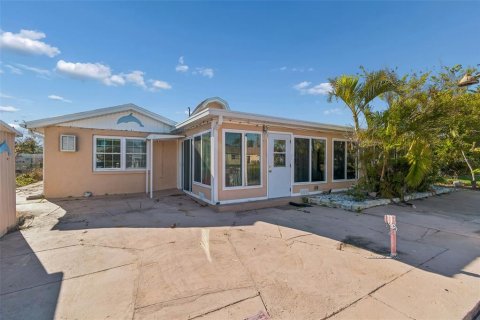 House in Port Richey, Florida 4 bedrooms, 188.03 sq.m. № 2098786 - photo 10