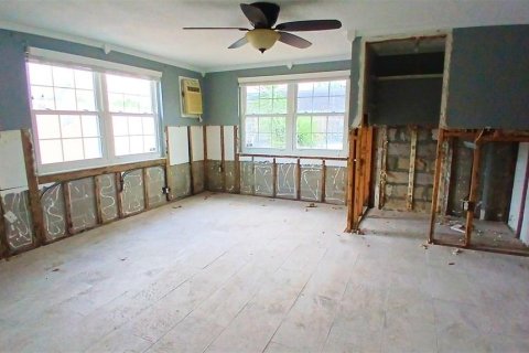 House in Port Richey, Florida 4 bedrooms, 188.03 sq.m. № 2098786 - photo 22