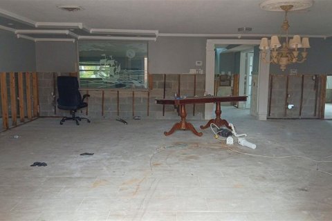 House in Port Richey, Florida 4 bedrooms, 188.03 sq.m. № 2098786 - photo 19