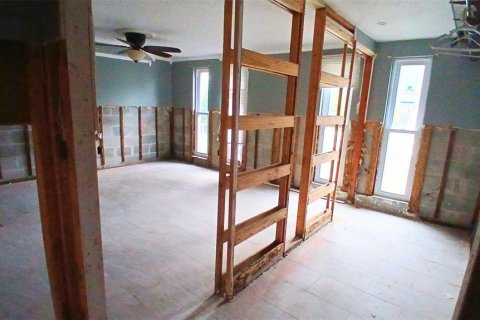 House in Port Richey, Florida 4 bedrooms, 188.03 sq.m. № 2098786 - photo 26