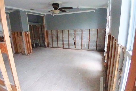 House in Port Richey, Florida 4 bedrooms, 188.03 sq.m. № 2098786 - photo 25