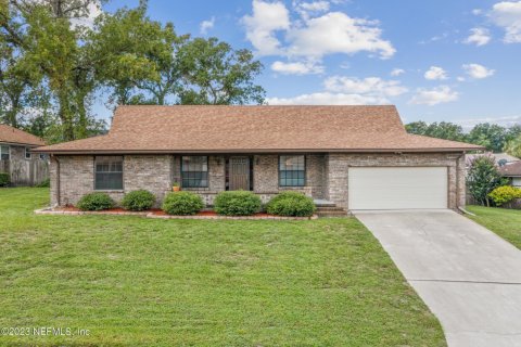 House in Orange Park, Florida 3 bedrooms, 172.8 sq.m. № 768506 - photo 1