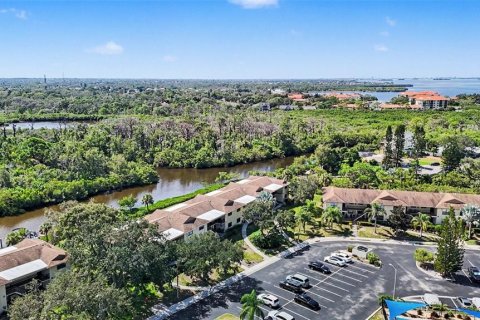 Condo in Tarpon Springs, Florida, 2 bedrooms  № 2322827 - photo 19