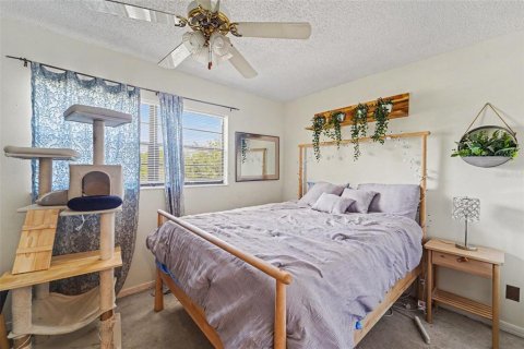 Condo in Tarpon Springs, Florida, 2 bedrooms  № 2322827 - photo 10
