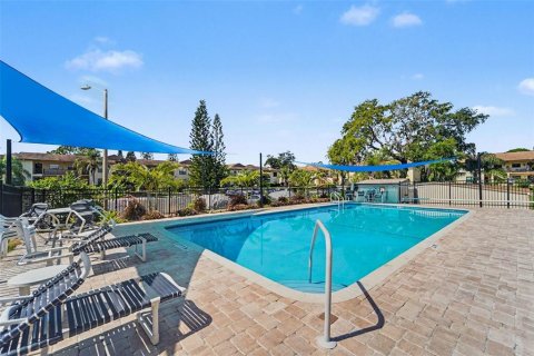 Condo in Tarpon Springs, Florida, 2 bedrooms  № 2322827 - photo 17