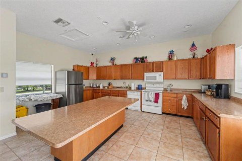 Condo in Tarpon Springs, Florida, 2 bedrooms  № 2322827 - photo 15