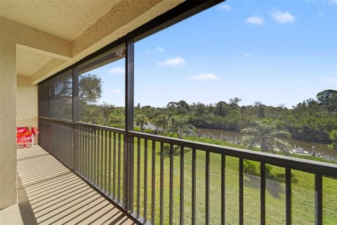 Condo in Tarpon Springs, Florida, 2 bedrooms  № 2322827 - photo 14