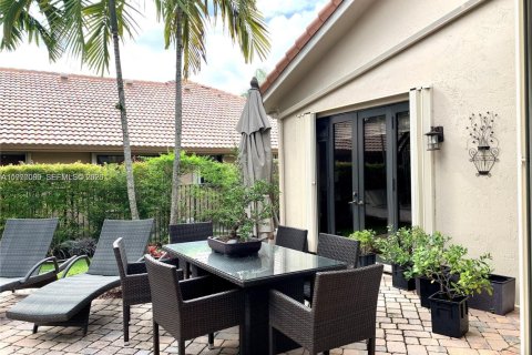 House in Weston, Florida 4 bedrooms, 242.66 sq.m. № 2041737 - photo 22