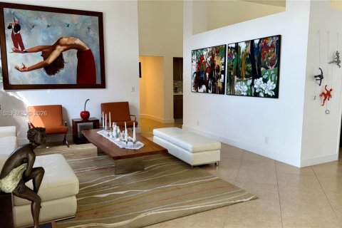 House in Weston, Florida 4 bedrooms, 242.66 sq.m. № 2041737 - photo 3