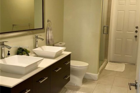 House in Weston, Florida 4 bedrooms, 242.66 sq.m. № 2041737 - photo 11