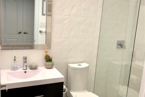 House in Weston, Florida 4 bedrooms, 242.66 sq.m. № 2041737 - photo 19