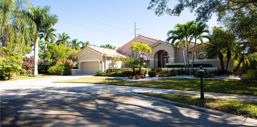 House in Weston, Florida 4 bedrooms, 242.66 sq.m. № 2041737