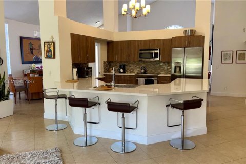 House in Weston, Florida 4 bedrooms, 242.66 sq.m. № 2041737 - photo 6