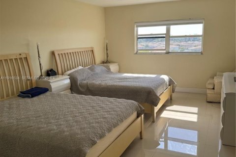 Condo in Miami, Florida, 2 bedrooms № 2082518 - photo 17