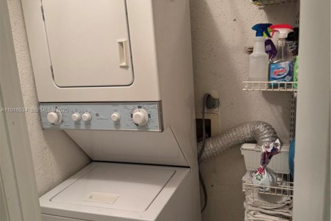 Condo in Miami, Florida, 2 bedrooms  № 2082518