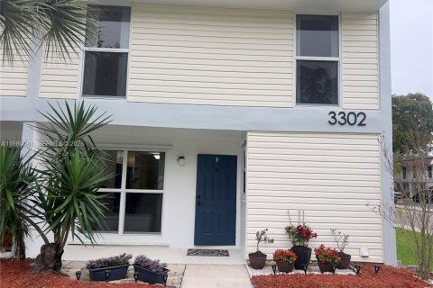 Condo à Hollywood, Floride, 4 chambres  № 2048037