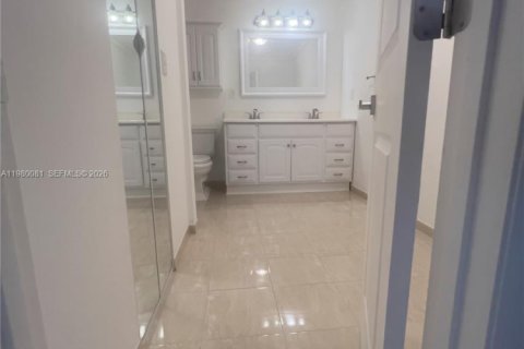 Copropriété à vendre à Hollywood, Floride: 4 chambres, 155.15 m2 № 2048037 - photo 3